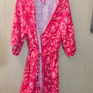 Vera Bradley Wicked Woven Viscose Robe in Pink Scroll Print